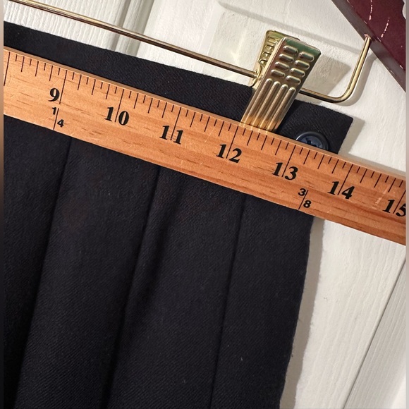L.L.BEAN Wool 10 PETITE Navy Blue Pleated A-Line Midi Skirt Classic Quiet Luxury - Picture 4 of 10